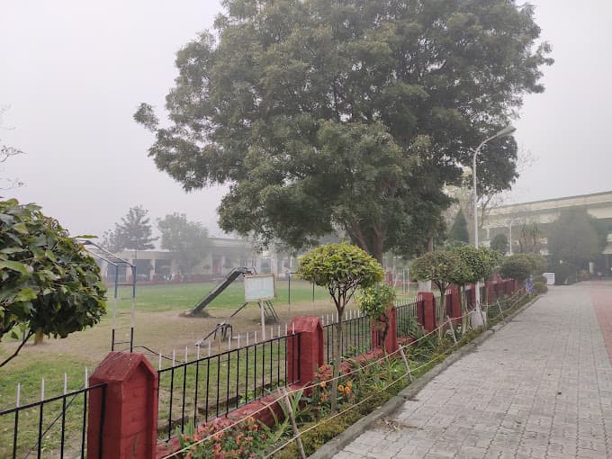 SRI GURU TEG BAHADUR PUBLIC SCHOOL
