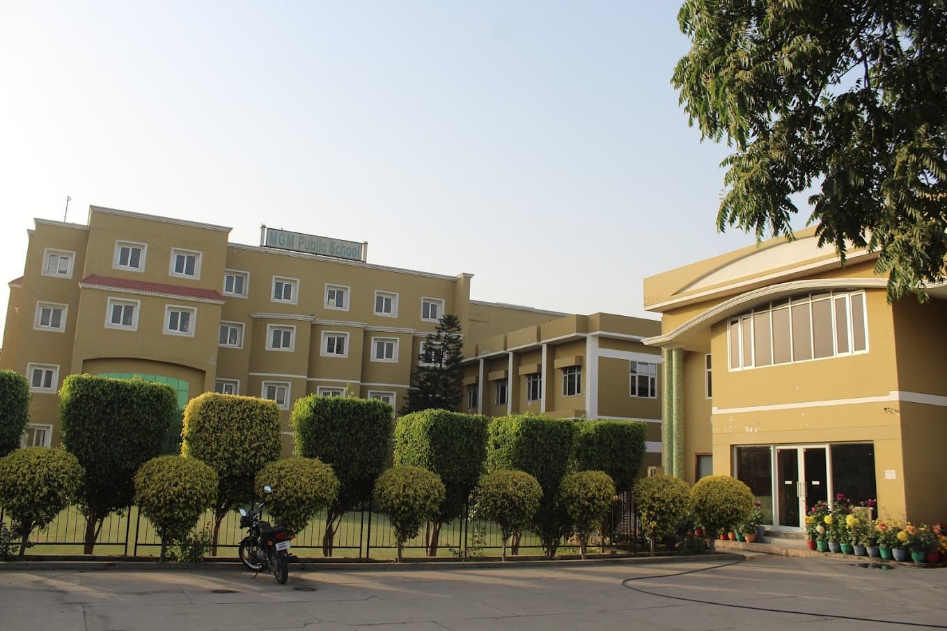 M G M PUBLIC SCHOOL