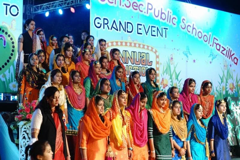 HOLY HEART DAY BOARDING PUBLIC SCHOOL