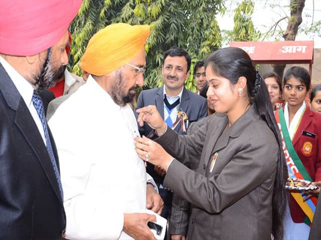 A K DAV PUBLIC SCHOOL