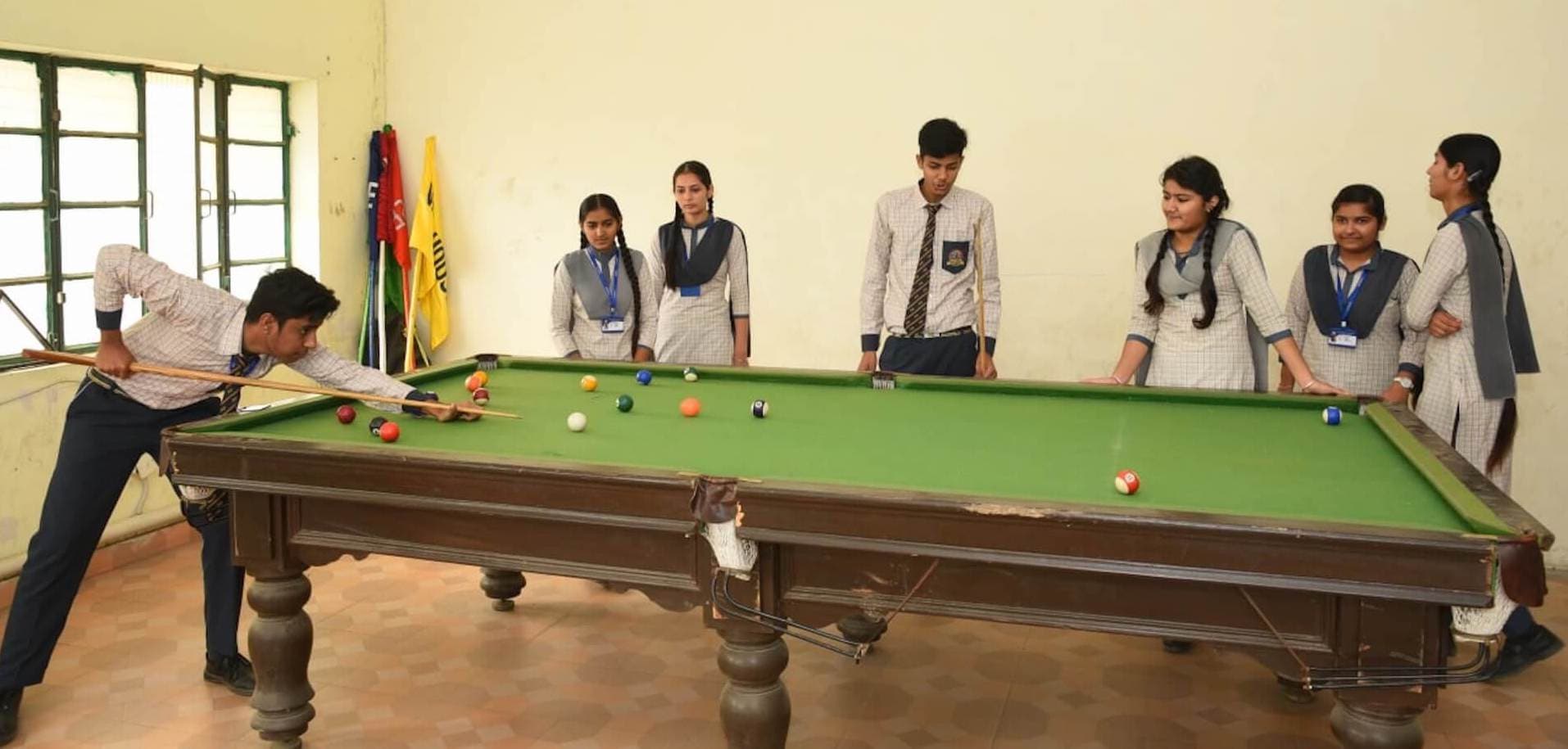 MANISH PAPNEJA MEMIAL PUBLIC SCHOOL