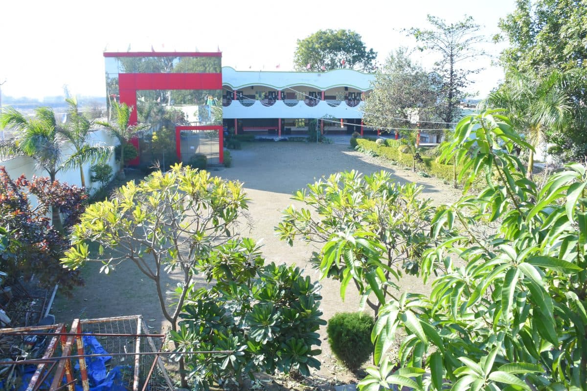 NEW MODERN SENIOR SECONDARY SCHOOL