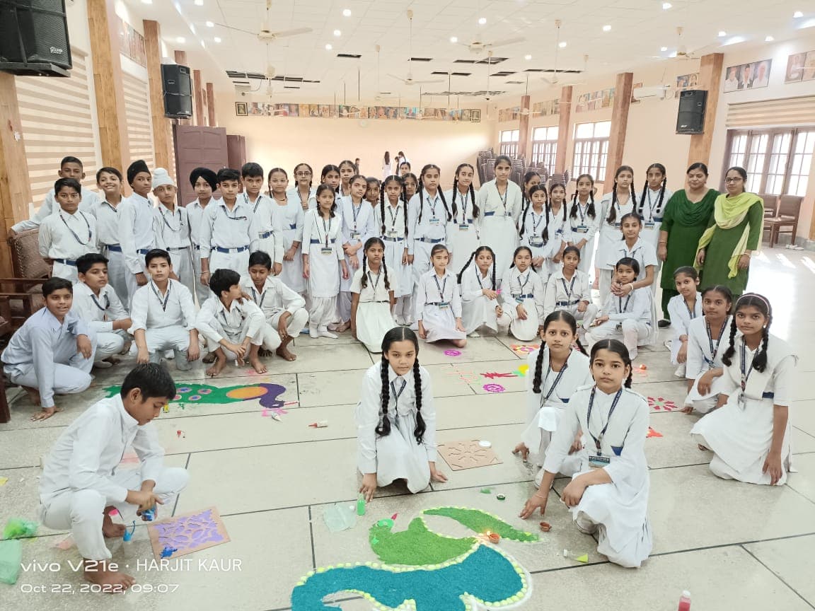 NAND LAL GEETA VIDYA MANDIR SEN. SEC. SCHOOL