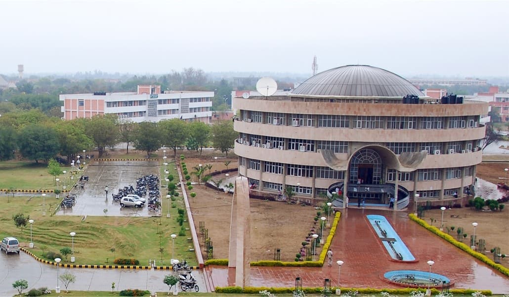 Guru Jambeshwar University of Science and Technology campus
