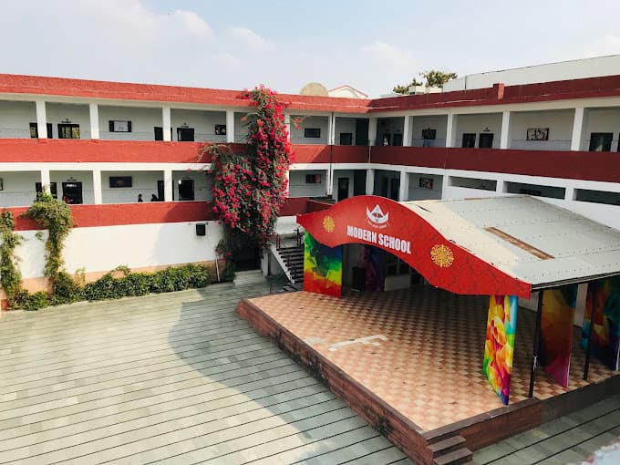 MODERN SCHOOL