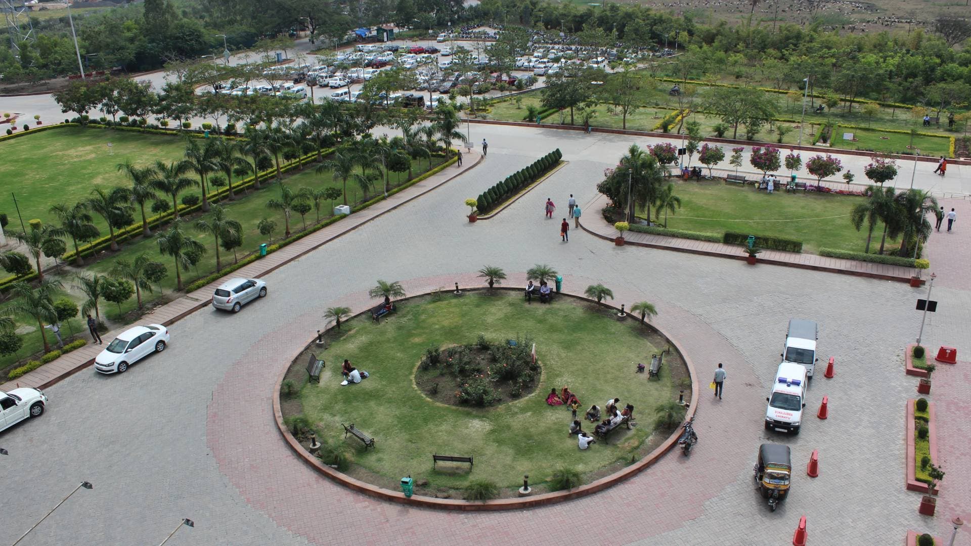 Chirayu University campus