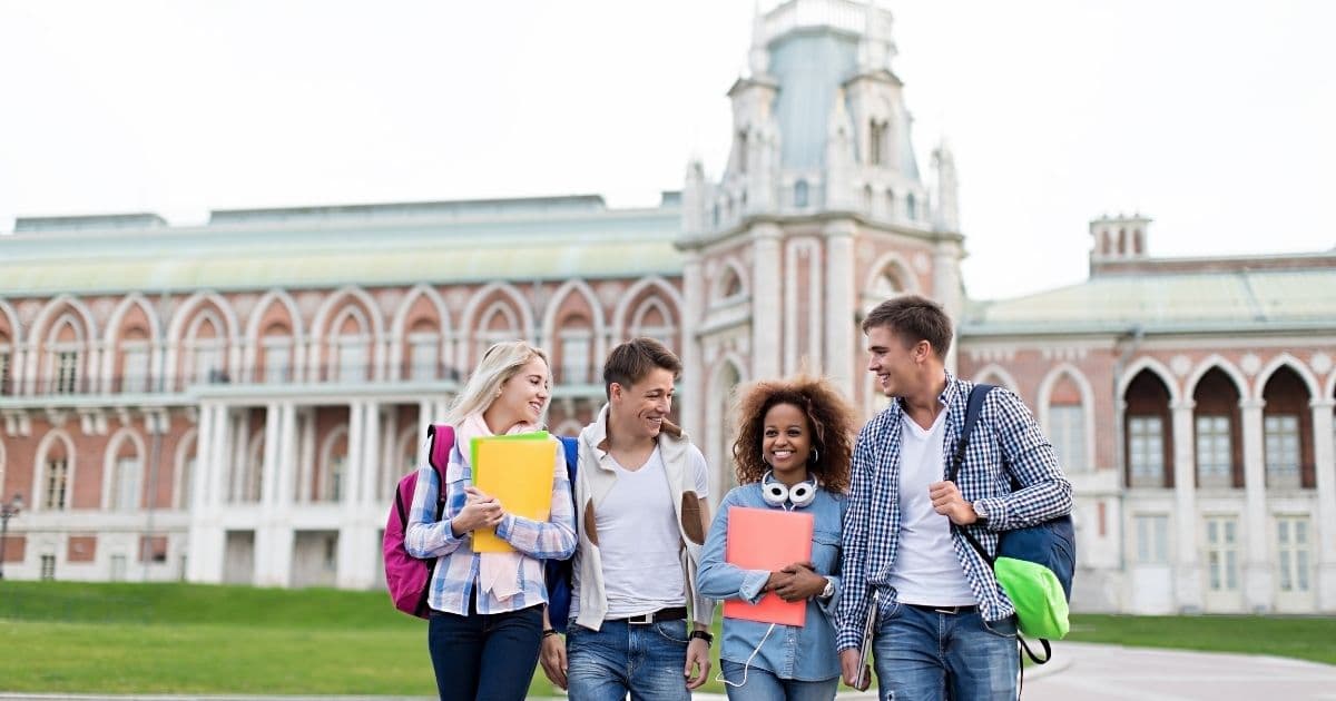 LLM Admission for Working Professionals in Recognised Universities with Vidyapun